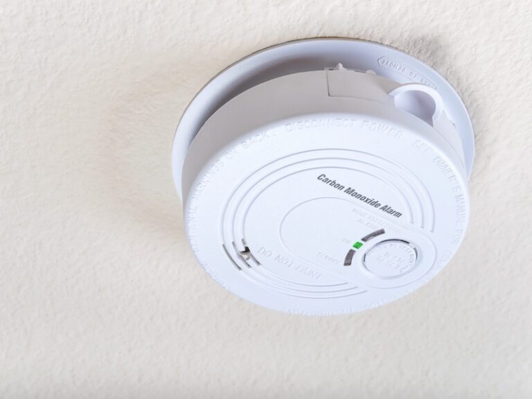 Prevent Carbon Monoxide Risks With a Carbon Monoxide Alarm